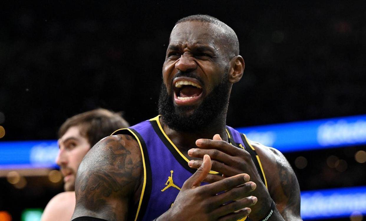 LD 乐动APP下载 -包含詹姆斯回归赛场，精彩发挥首场状态亮眼，湖人观众沸腾！的词条